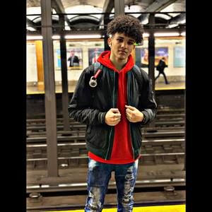 Meet your Posher, Warlyn